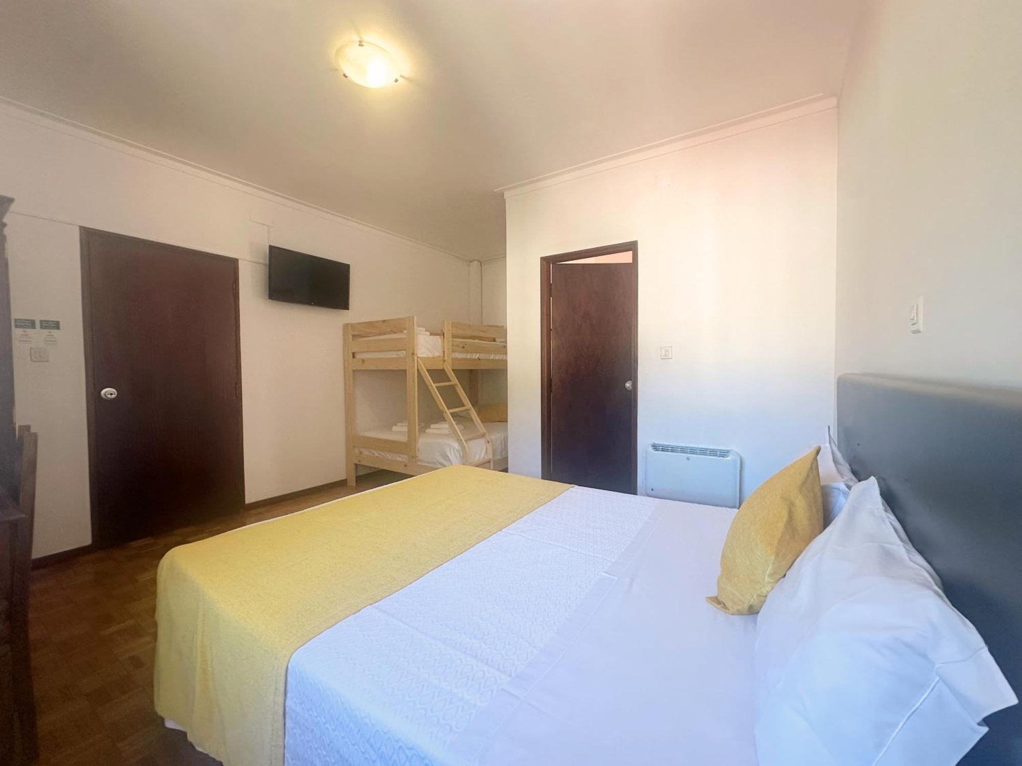 Geres Guest House ภายนอก รูปภาพ